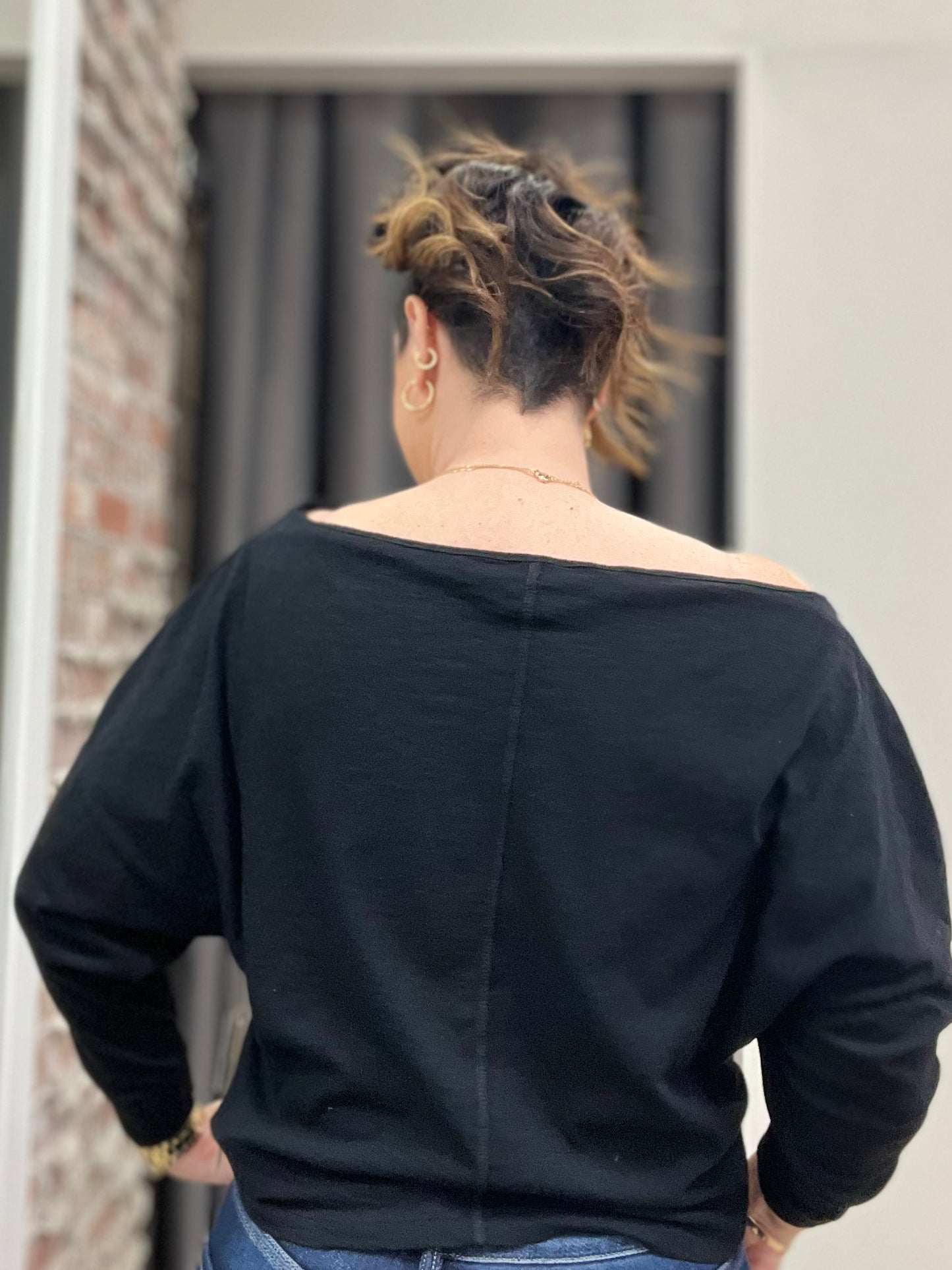 Briane Boat Neck Shirt in Black