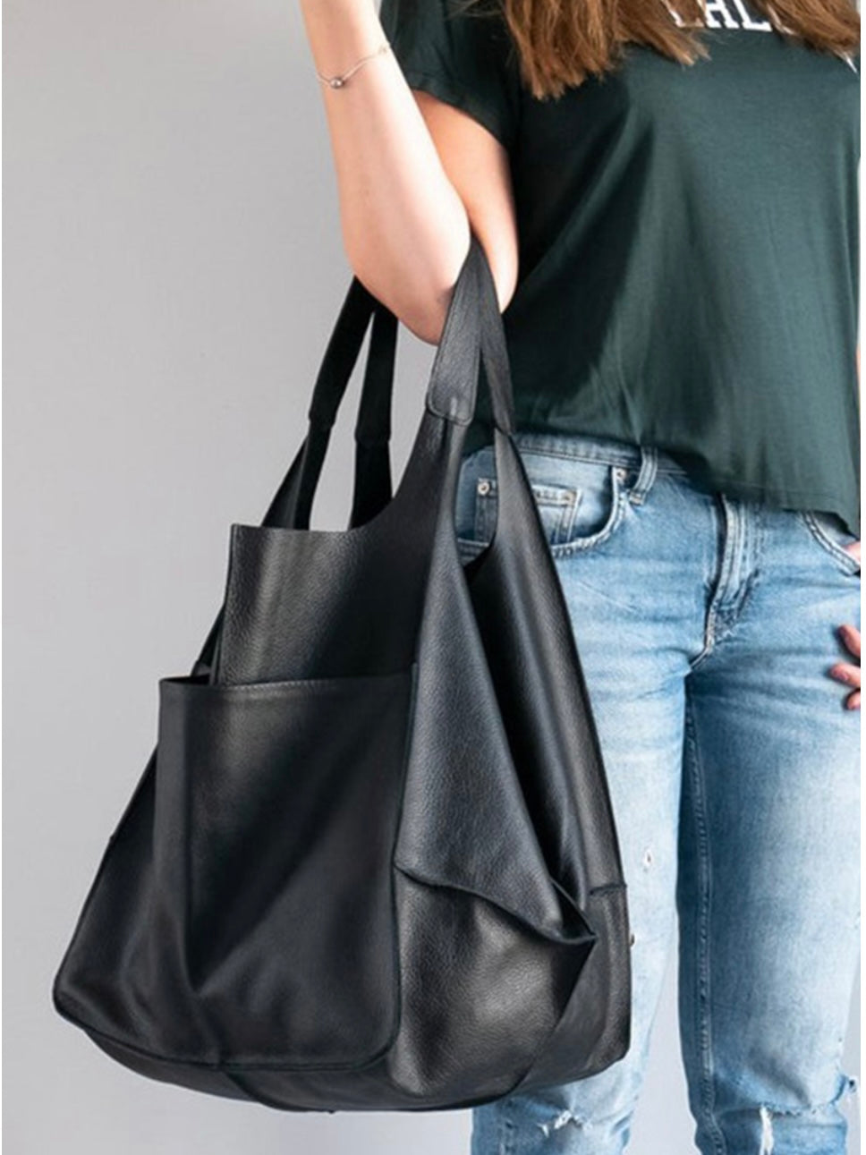 Oversized Large Capacity in Black and Olive