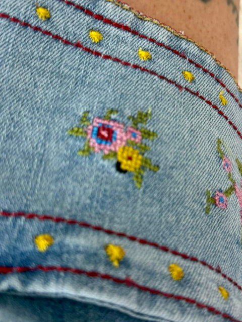 Blooming Cuff Crop Jeans