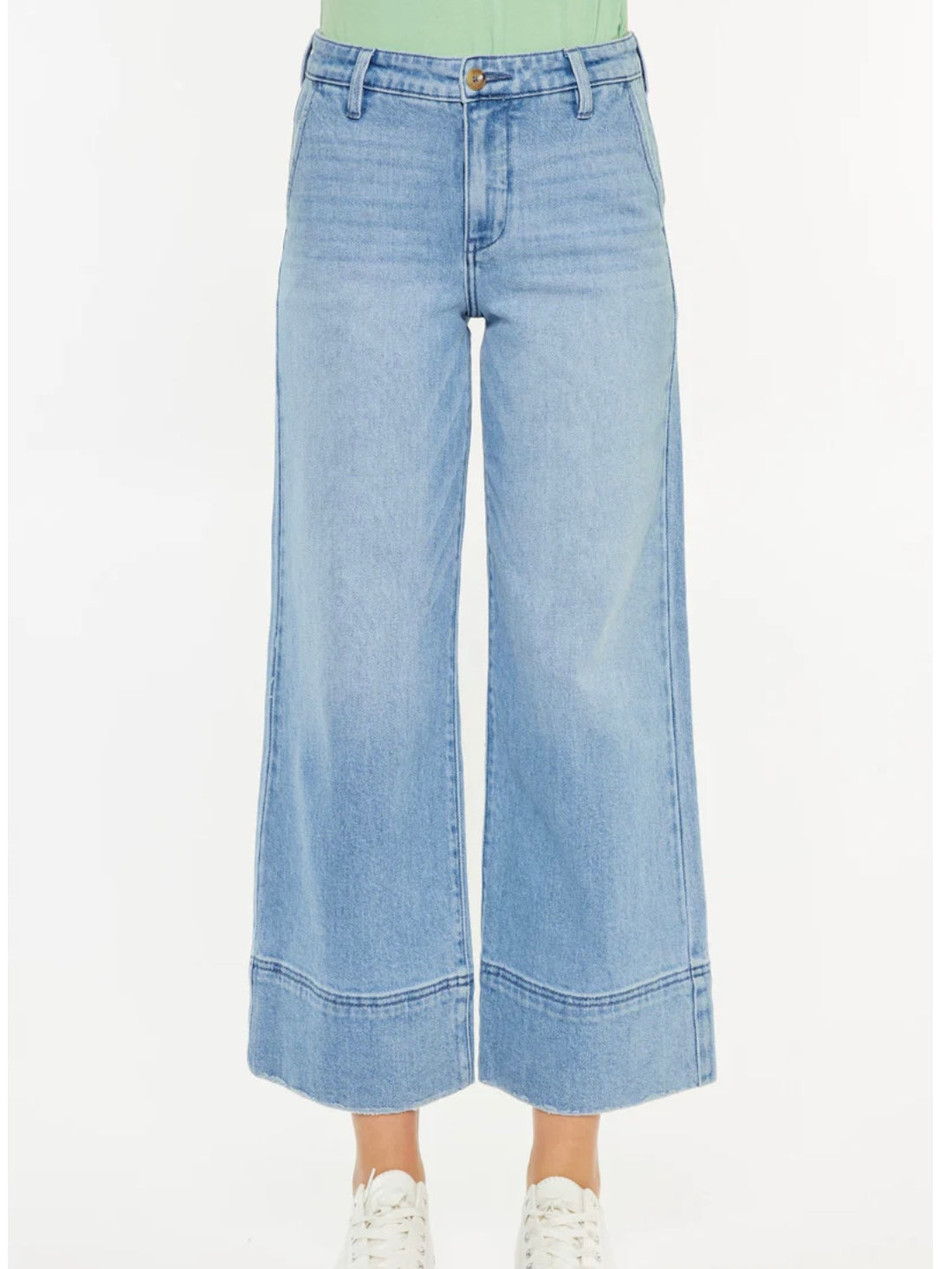 Darla High Rise Leg Jeans in Medium Wash