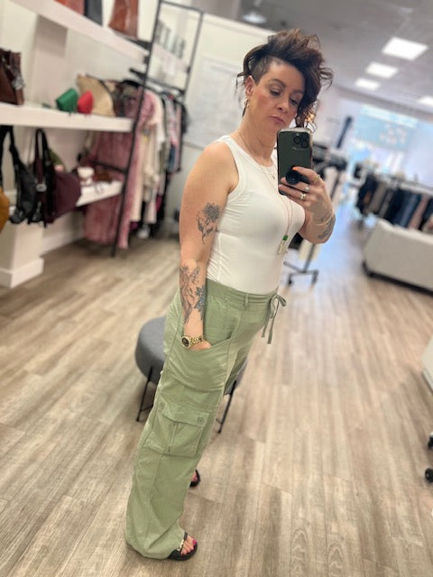 Ribbed Round Neck Tank Top in White