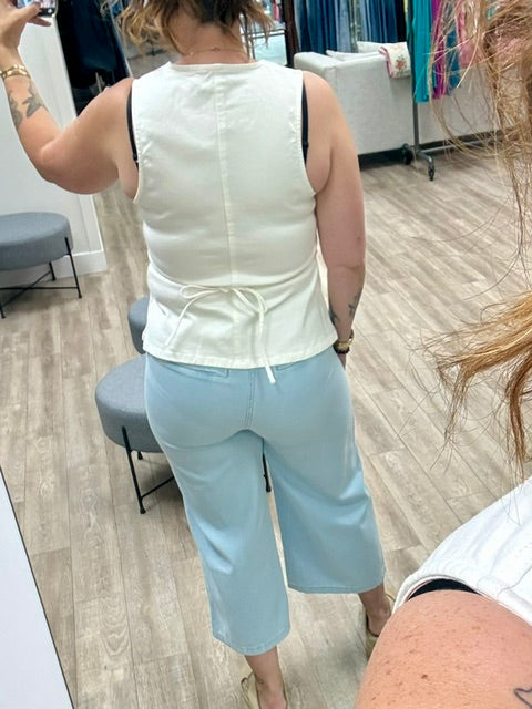 Uptown Ease Vest in White Wash