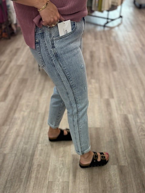 Leonel Mid Rise Boyfriend Jeans