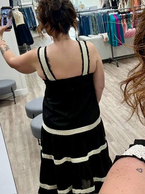 Pretty Lace Dress in Black