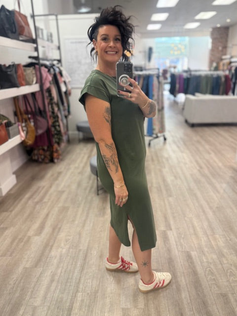 Round Neck Short Sleeve Midi Dress in Dark Olive