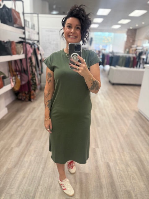 Round Neck Short Sleeve Midi Dress in Dark Olive
