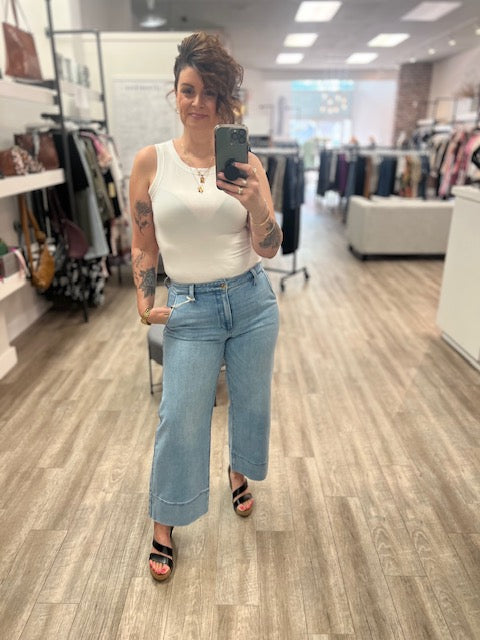 Darla High Rise Leg Jeans in Medium Wash