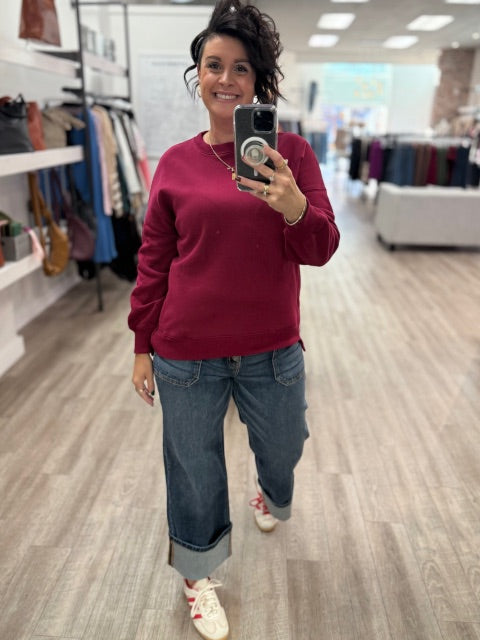 Hi-Low Boyfriend Sweatshirt with Pockets in Cabernet