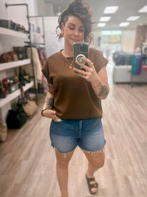 Scuba Short Sleeve Sweatshirt in Brown