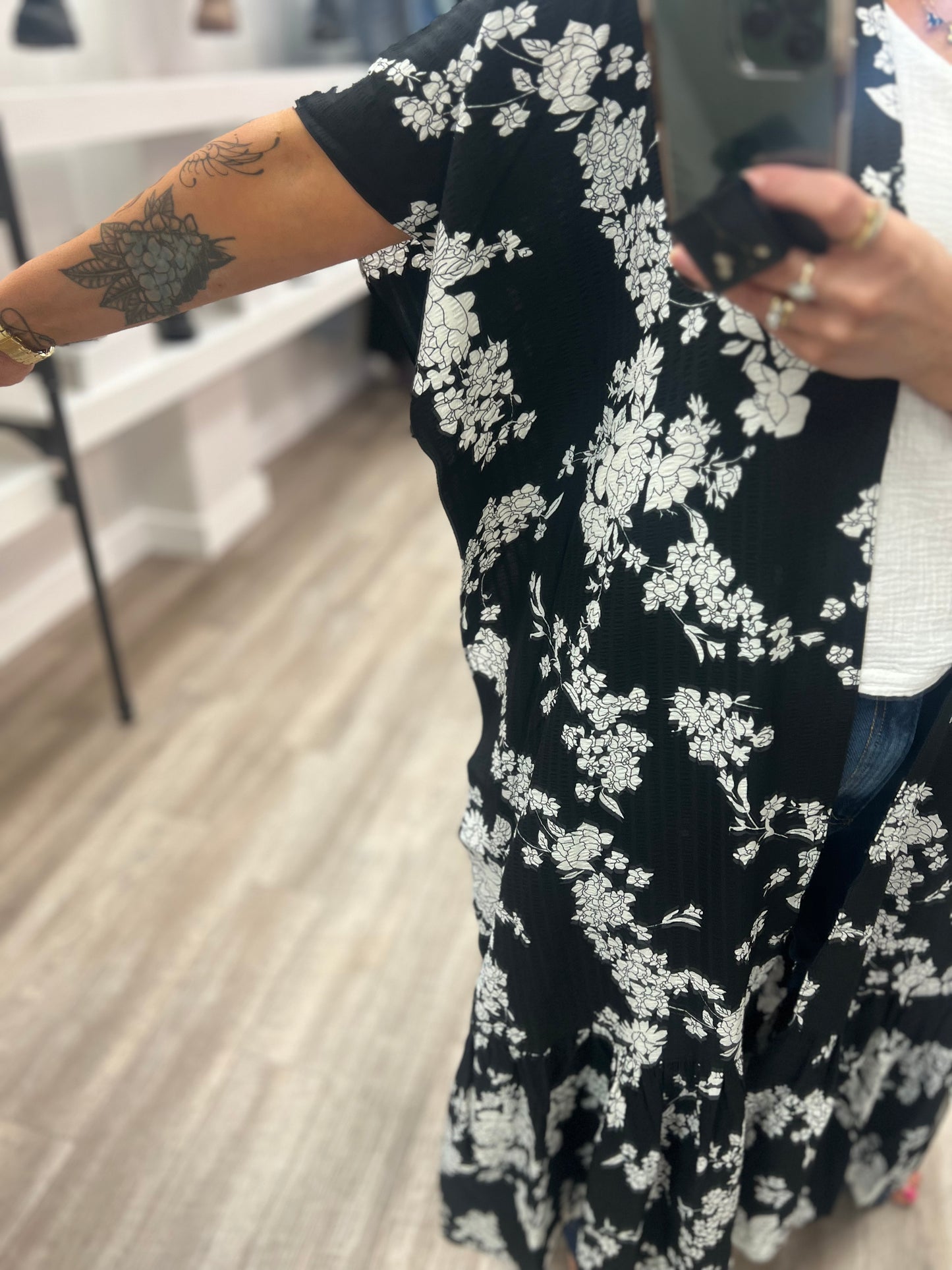 Floral Print Kimono in Black/Ivory