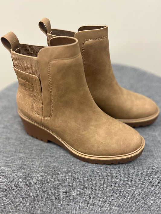 Beth Boots in Brown