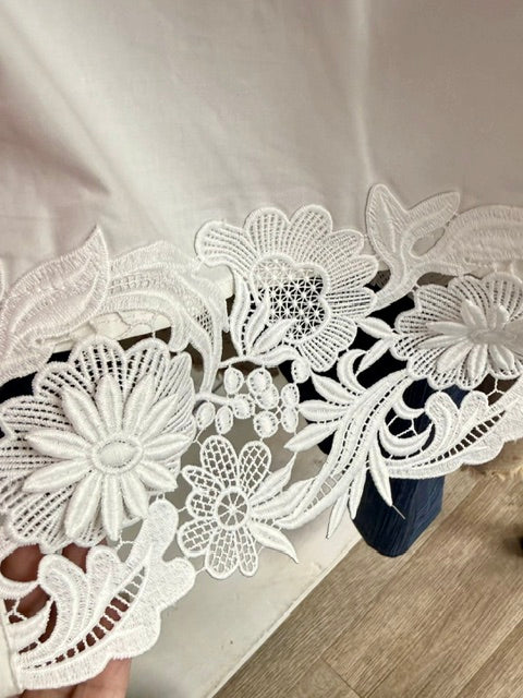 Cafe Corner LS Shirt in White
