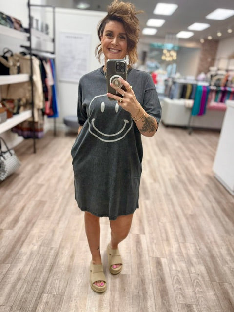 Smile Tee Dress in Black