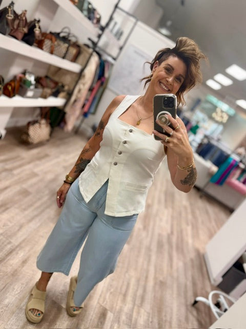 Uptown Ease Vest in White Wash