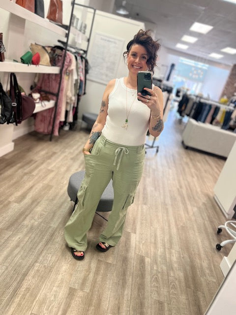 Ribbed Round Neck Tank Top in White