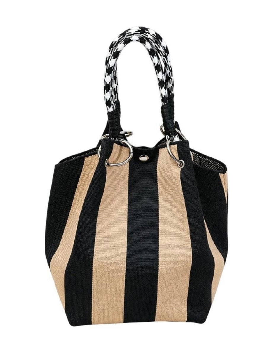 Geometric Knitted Bucket Tote Bag in Tan/Black and Black/White