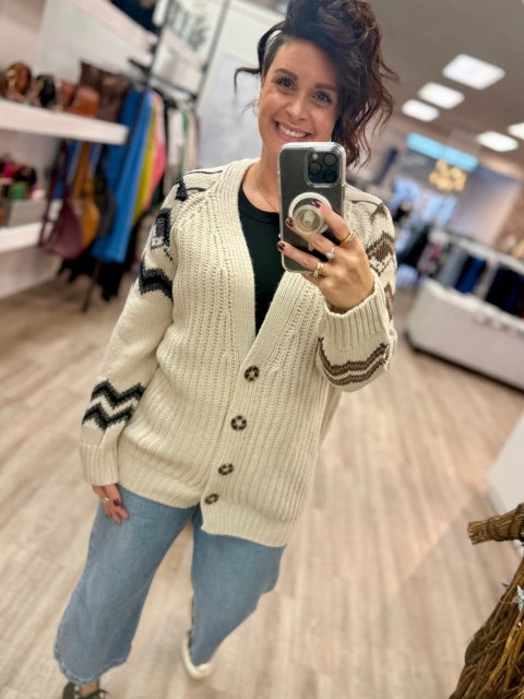 Quannah V-Neck Cardi in Beige