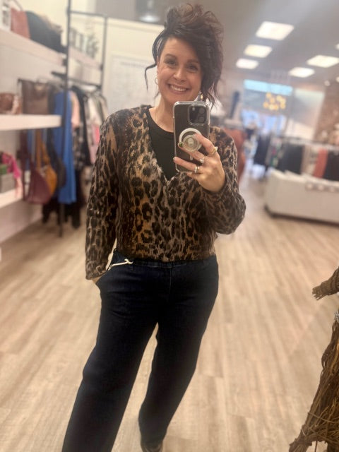 Tesni V-Neck Cardi in Brown