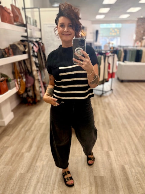 Short Sleeve Stripe Sweater in Black