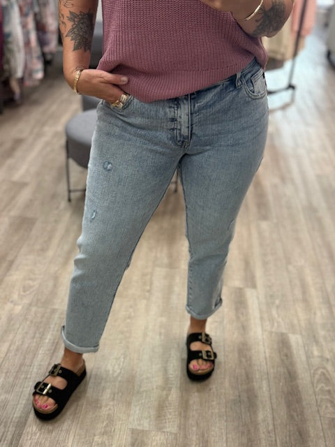Leonel Mid Rise Boyfriend Jeans