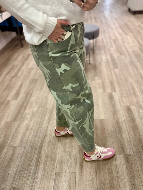 Camo Horseshoe Fit Jeans