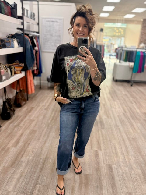 Queen of Hearts Tee in Black