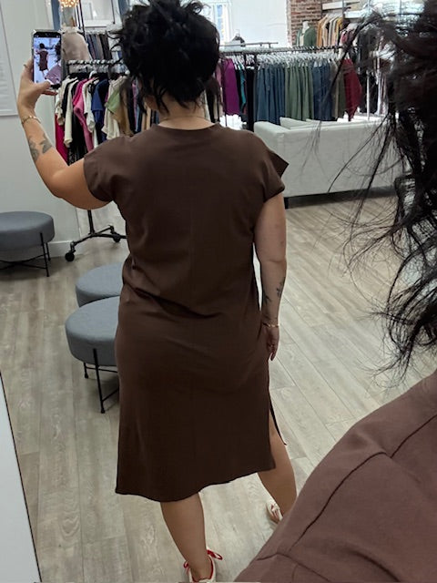 Round Neck Short Sleeve Midi Dress in Brown