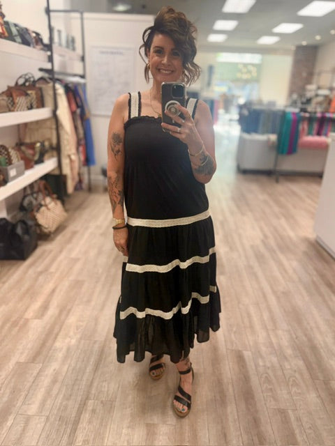 Pretty Lace Dress in Black