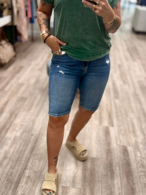 Bermuda Shorts in Medium