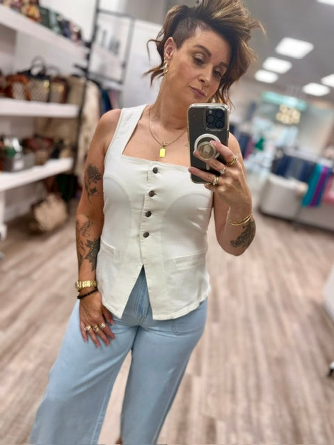 Uptown Ease Vest in White Wash