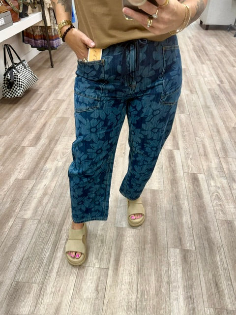 Sunny Slouchy Cropped Barrel in Floral Print