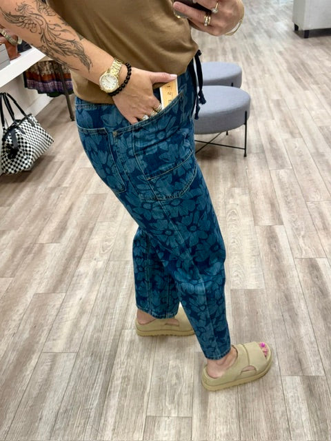 Sunny Slouchy Cropped Barrel in Floral Print
