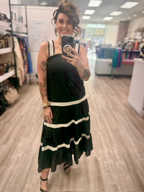 Pretty Lace Dress in Black