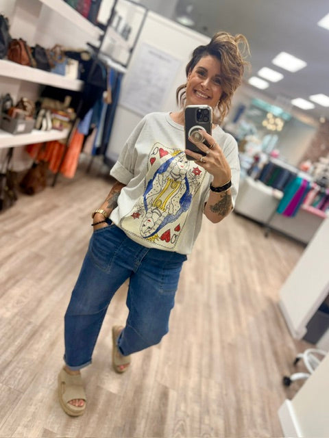 Queen of Hearts Tee in Heather Grey