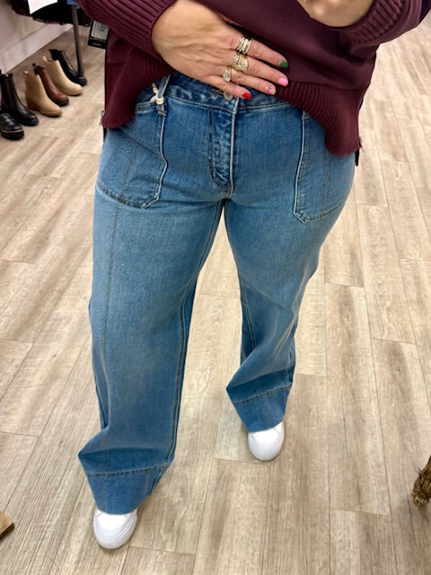 Yuri Mid Rise Wide Leg Jean