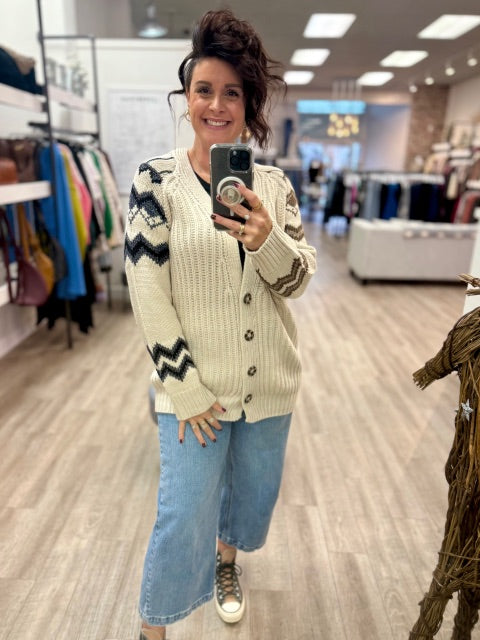 Quannah V-Neck Cardi in Beige