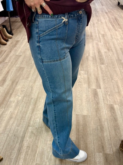 Yuri Mid Rise Wide Leg Jean