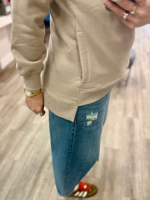 Laid-Back Luxe Sweatshirt with Pockets in Ash Mocha